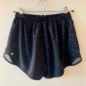 Lululemon Hotty Hot Short II Long 4", Camo